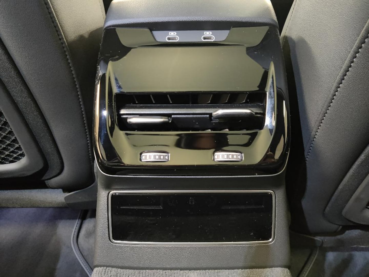 Bild über Audi A6 Avant TDI quattro 220 kW S tronic - für weitere Informationen kontaktieren Sie den Audi Partner
