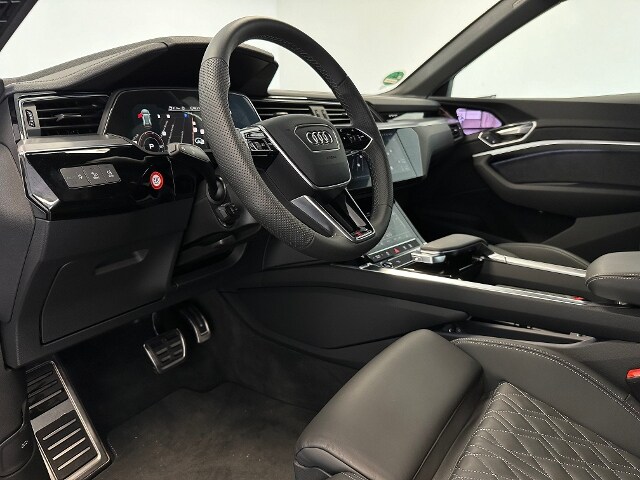 Image about Audi Q8 e-tron S line 55 e-tron quattro