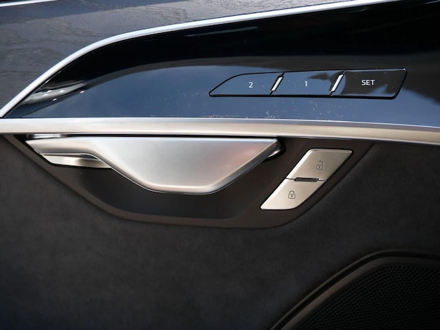 2026 Audi A8 Base - Photo 18