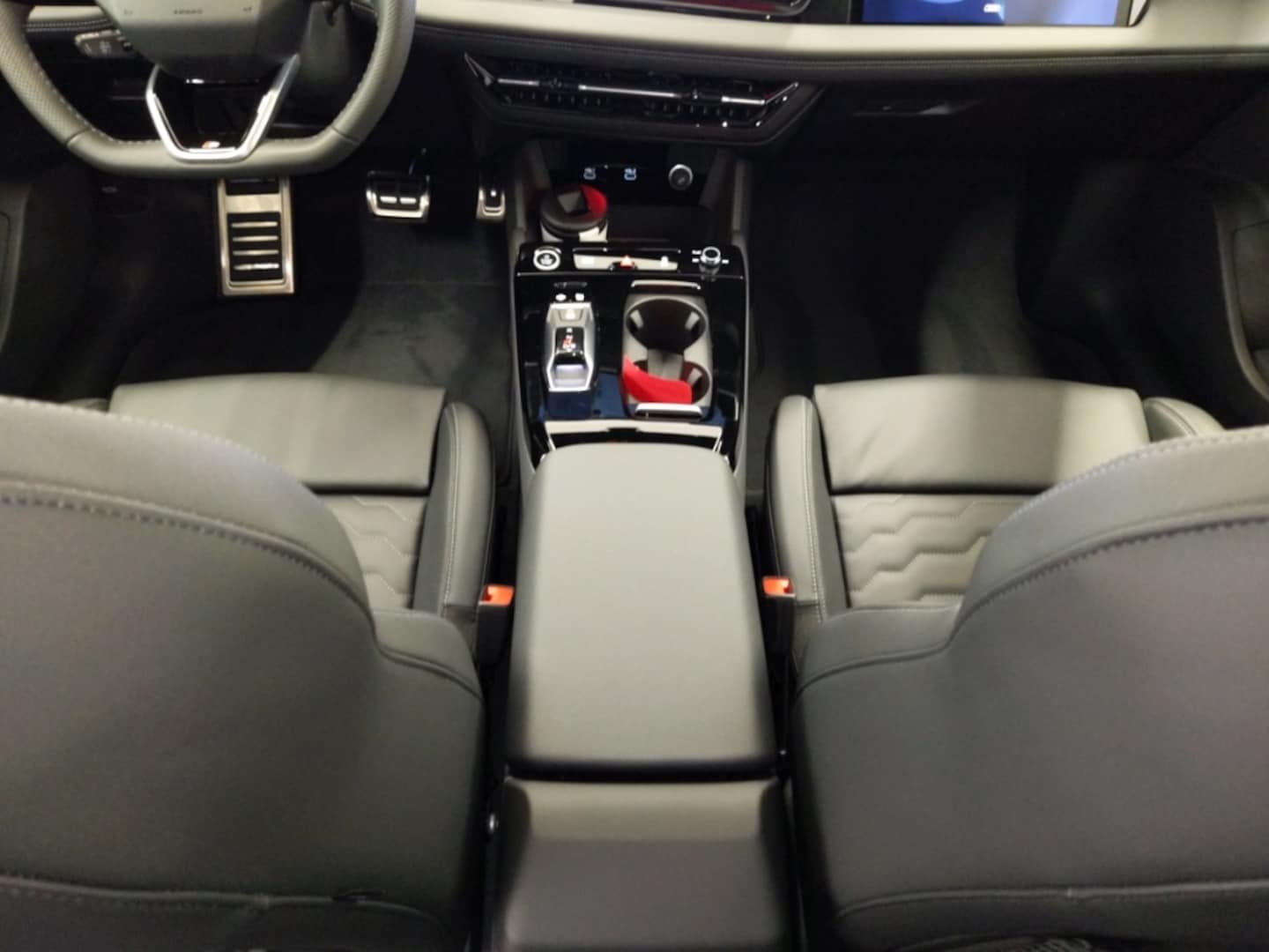 Bild über Audi A6 Avant e-tron S line business e-tron performance 270 kW - für weitere Informationen kontaktieren Sie den Audi Partner