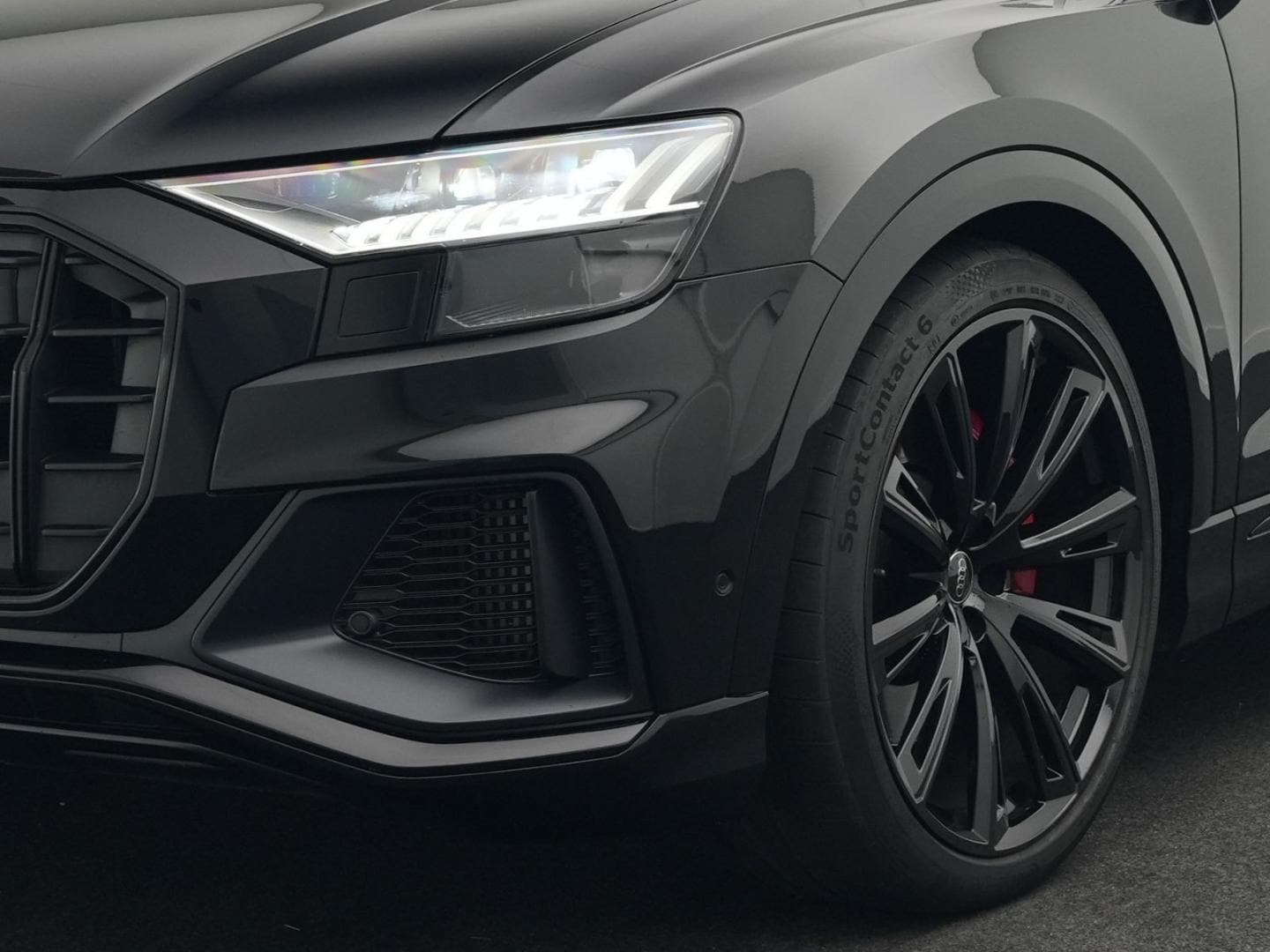 Bild über Audi SQ8 competition plus TFSI quattro tiptronic - für weitere Informationen kontaktieren Sie den Audi Partner