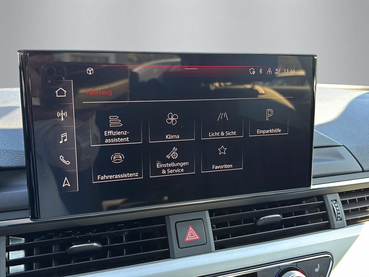 Bild über Audi A4 Avant advanced 35 TFSI S tronic - für weitere Informationen kontaktieren Sie den Audi Partner