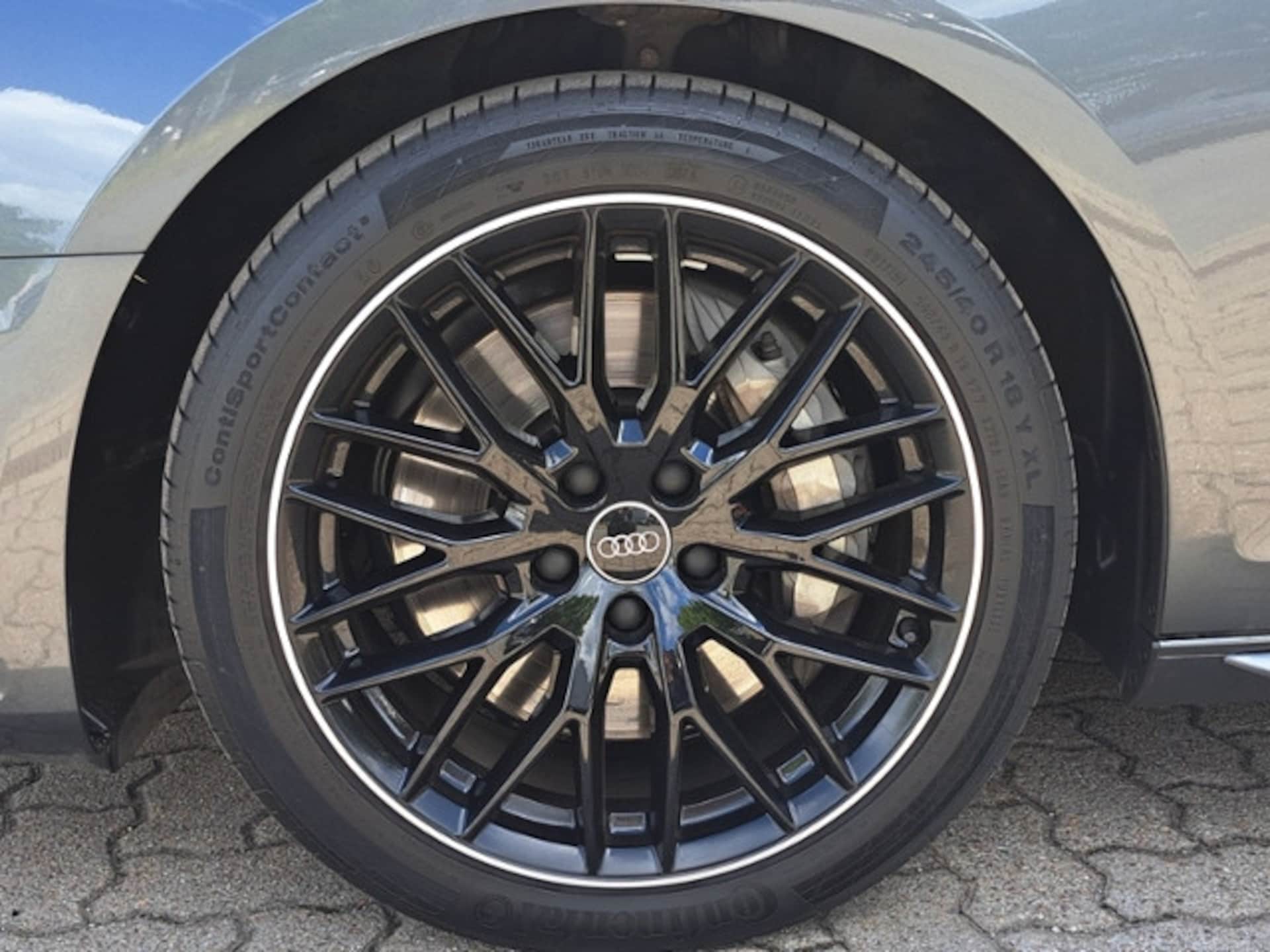 Audi A4 Avant S line