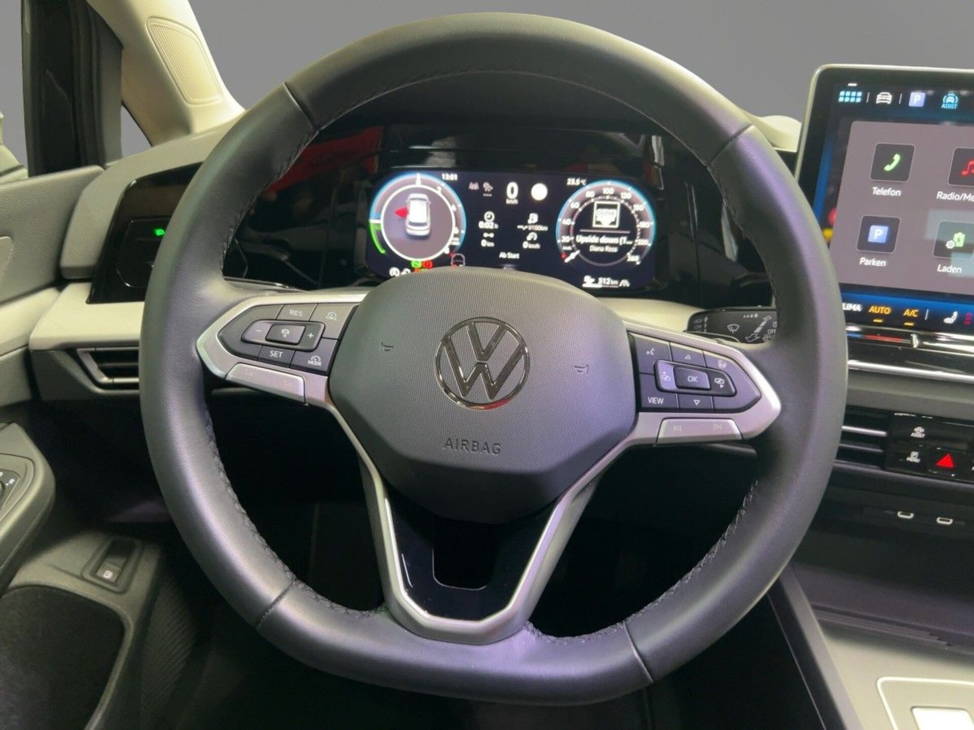 Volkswagen Golf Life