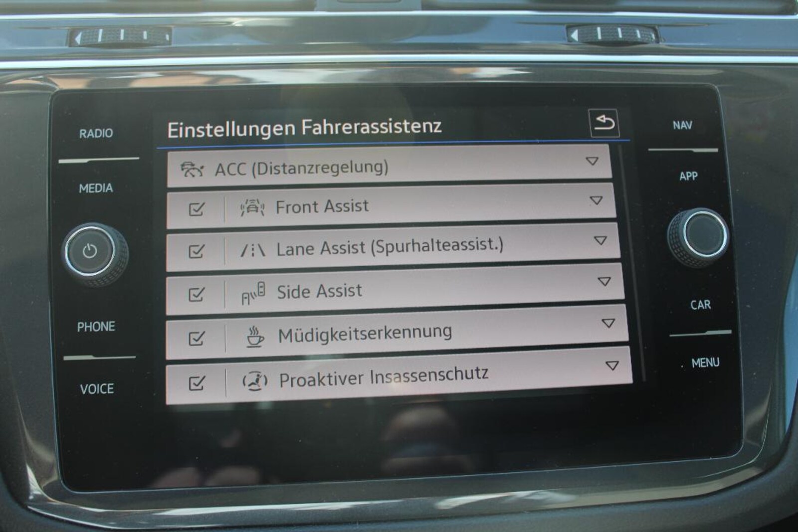 Volkswagen Tiguan – Bild 11