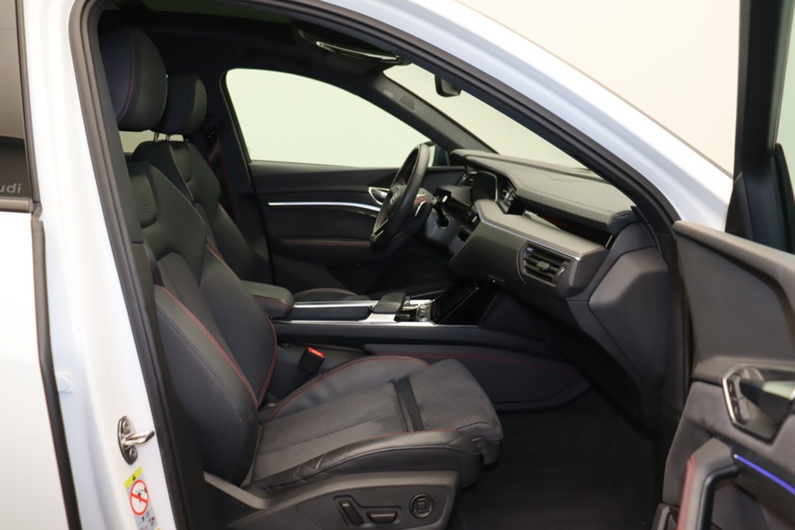 Audi Q8 Sportback e-tron – Bild 14