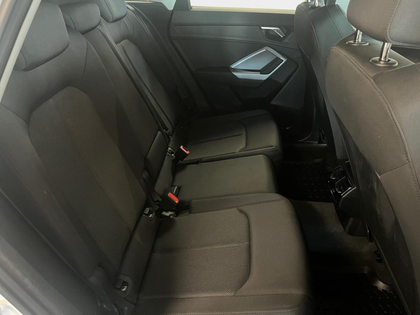 Bild som visar&nbsp;Audi Q3&nbsp;Q3 35 TFSI Proline advanced 150 hk S tronic - för mer information kontakta din Audi Partner