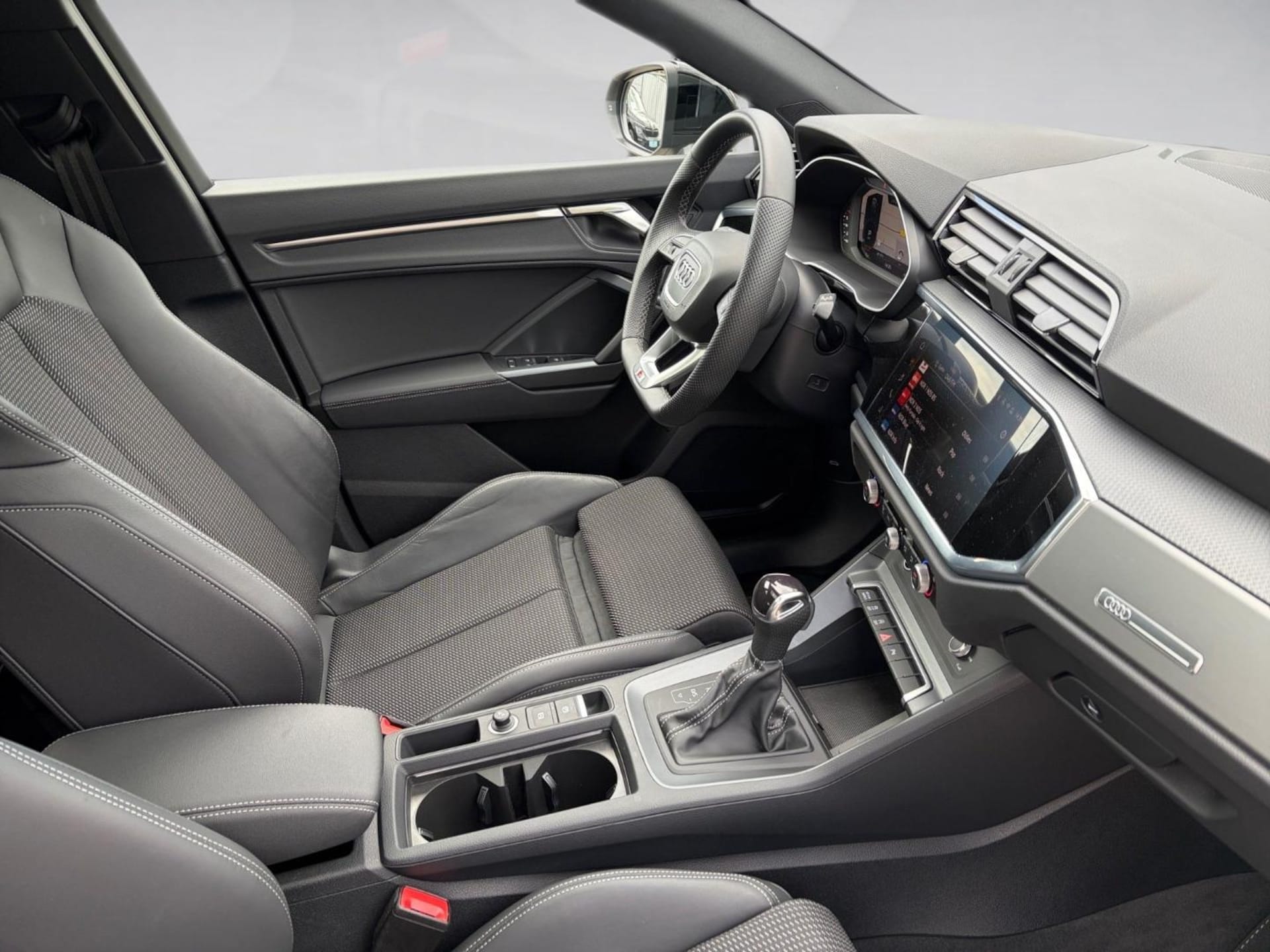 Audi Q3 Sportback S line