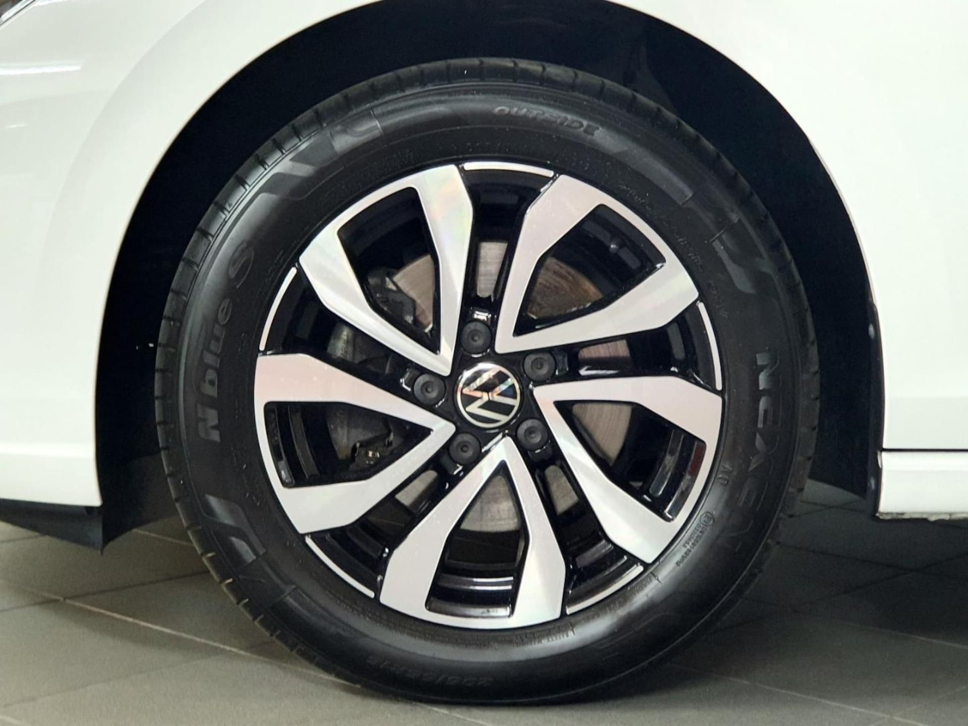 Volkswagen Golf Active