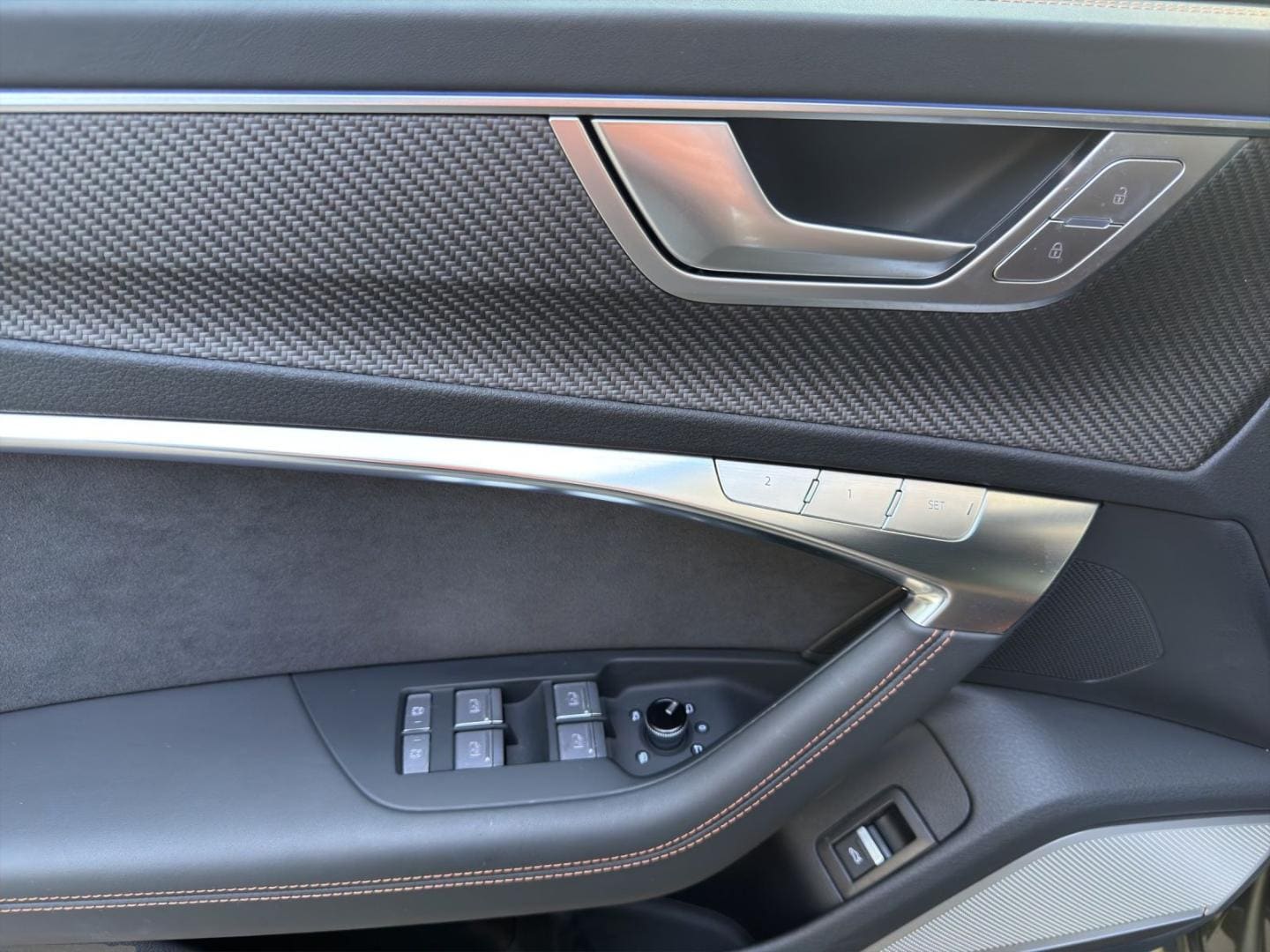Bild über Audi RS 6 Avant performance quattro tiptronic - für weitere Informationen kontaktieren Sie den Audi Partner