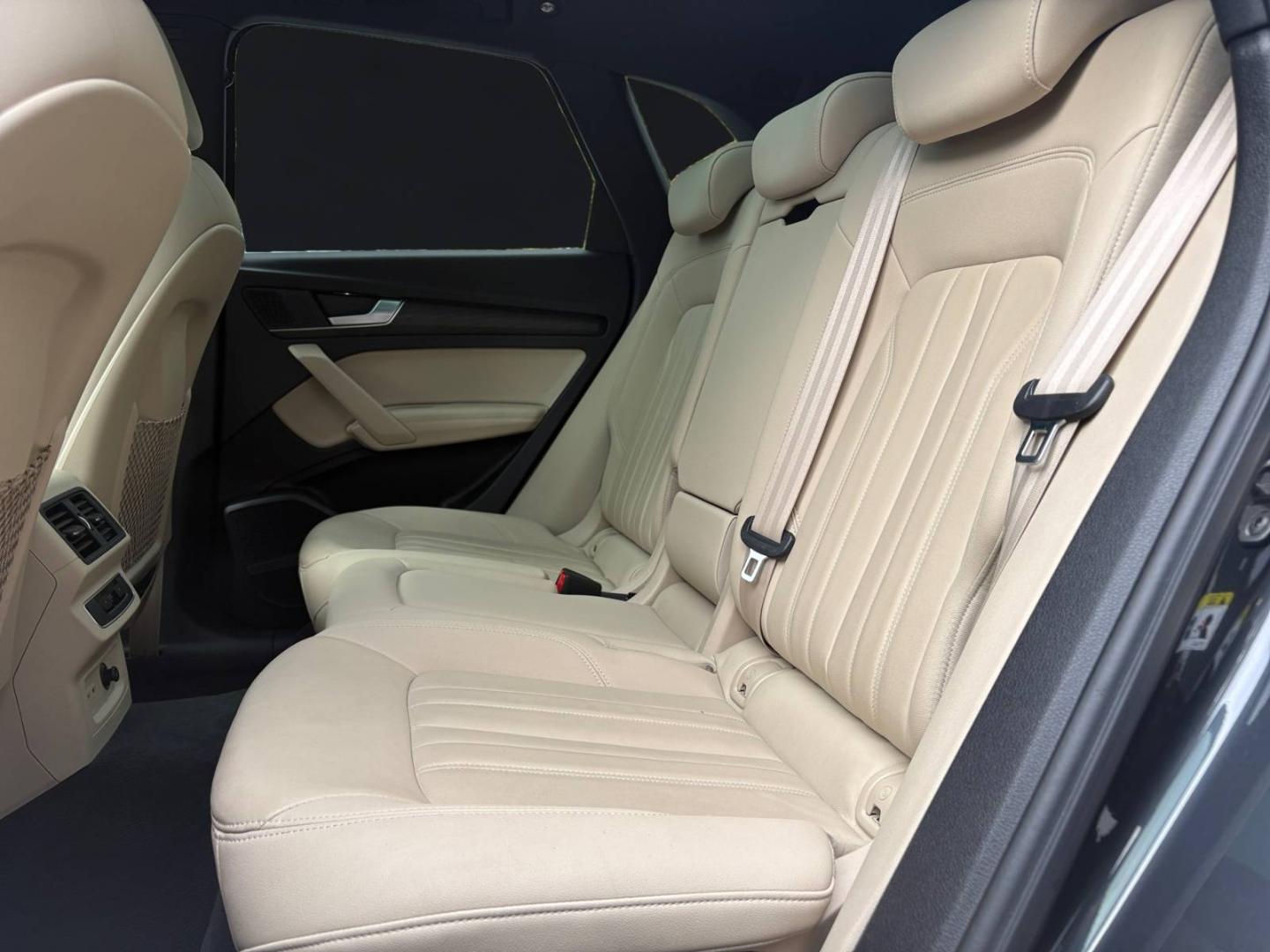 Image about Audi Q5 TFSI e Design 50 TFSI e quattro 220 kW (299 ch) S tronic