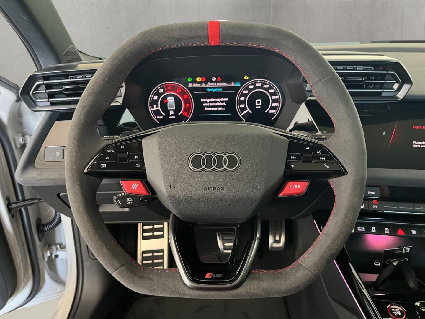 Bild über Audi RS 3 Limousine TFSI quattro 294 kW S tronic - für weitere Informationen kontaktieren Sie den Audi Partner