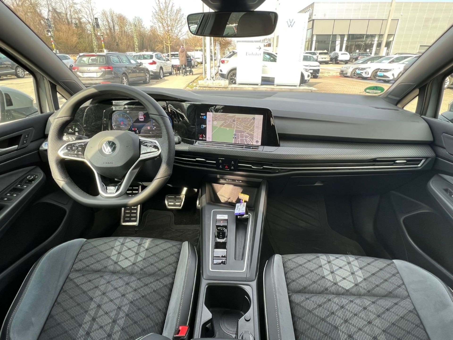 Volkswagen Golf R-Line