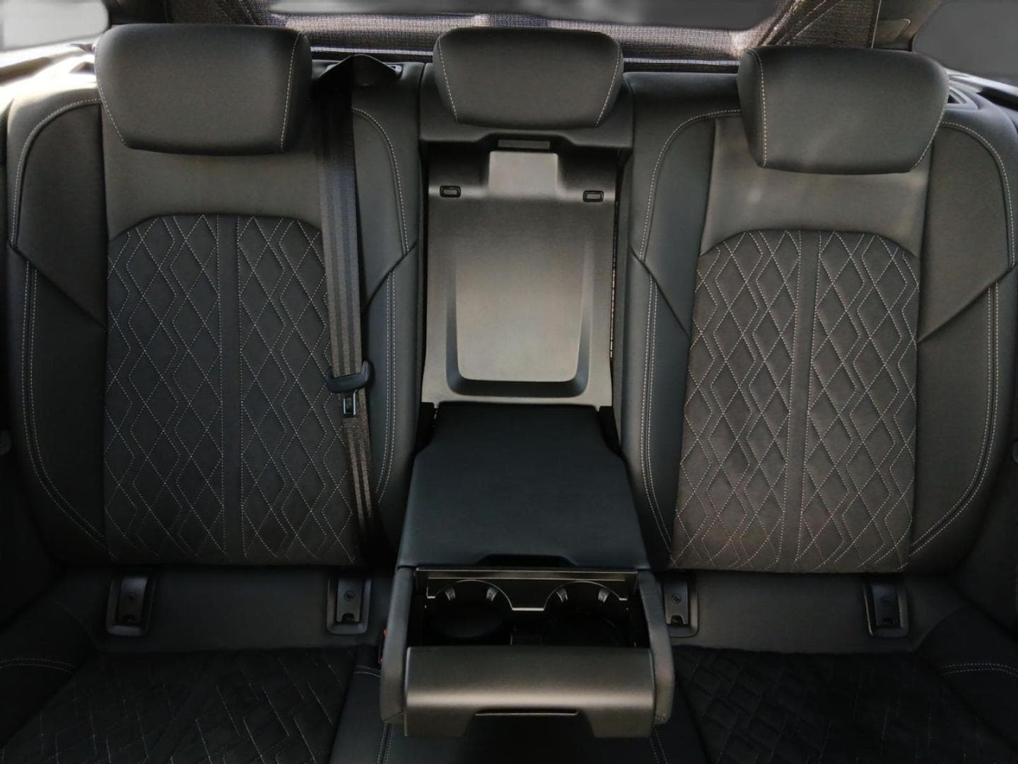Bild über Audi S6 Avant TDI quattro tiptronic - für weitere Informationen kontaktieren Sie den Audi Partner