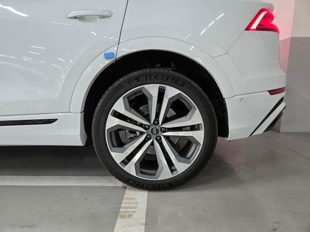 Audi Q8 55 TFSI quattro Premium 250 340 kW hp tiptronic 6