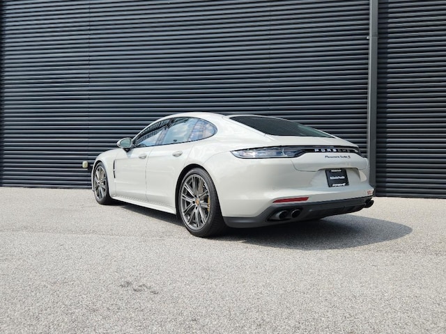 2023 Porsche Panamera