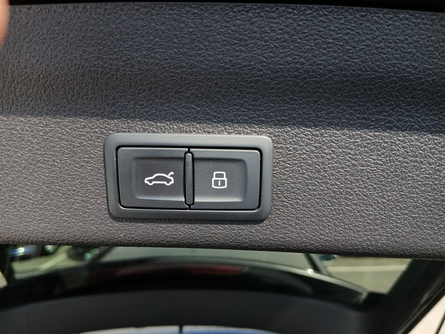 Bild über Audi S6 Avant TDI quattro tiptronic - für weitere Informationen kontaktieren Sie den Audi Partner