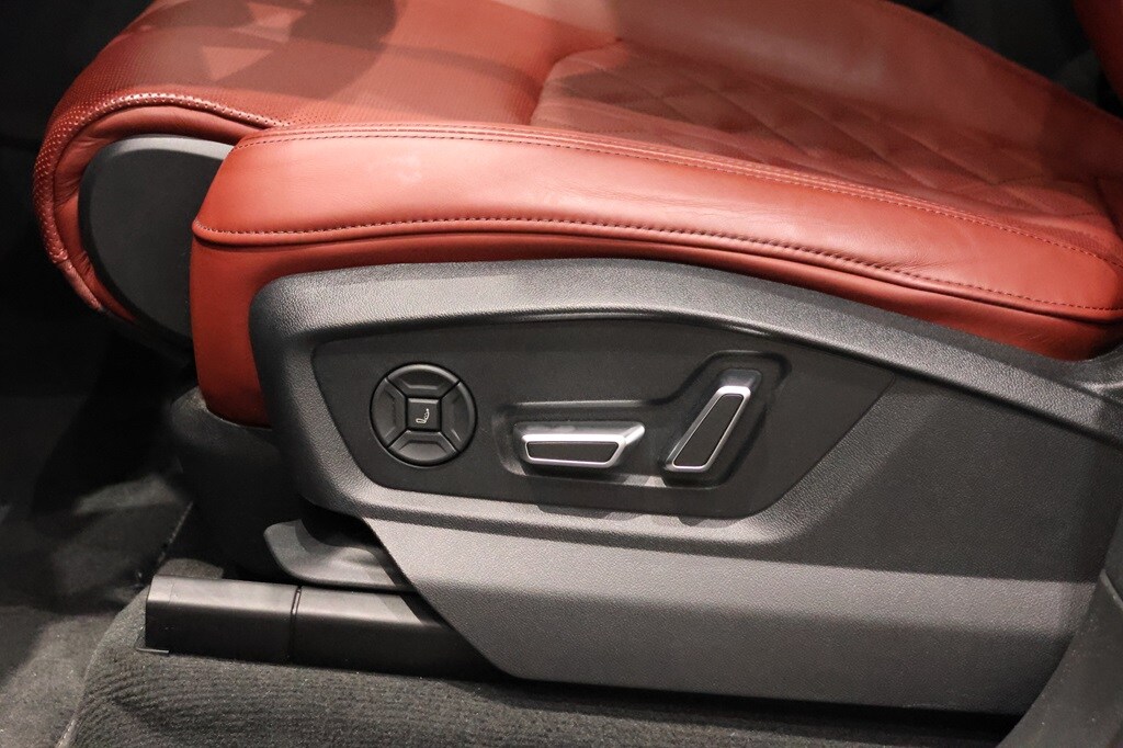 Bild som visar&nbsp;Audi SQ8&nbsp;SQ8 SUV TFSI 507 hk tiptronic - för mer information kontakta din Audi Partner