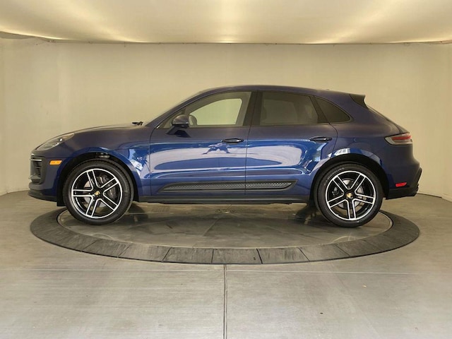 2023 Porsche Macan Base - Photo 2