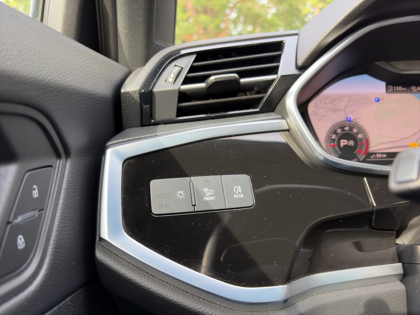 Bild über Audi Q3 S line 35 TFSI S tronic - für weitere Informationen kontaktieren Sie den Audi Partner