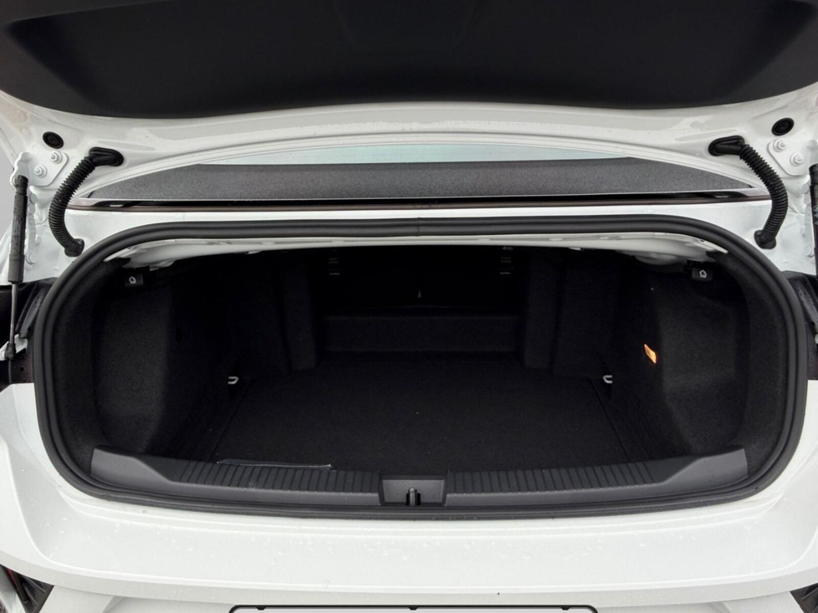 Volkswagen T-Roc Cabriolet – Bild 16