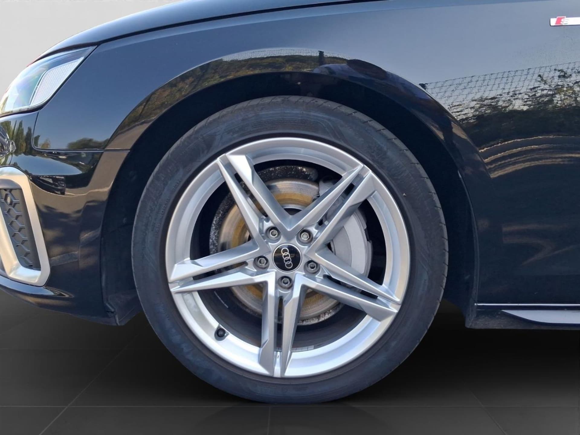 Audi A4 Avant S line