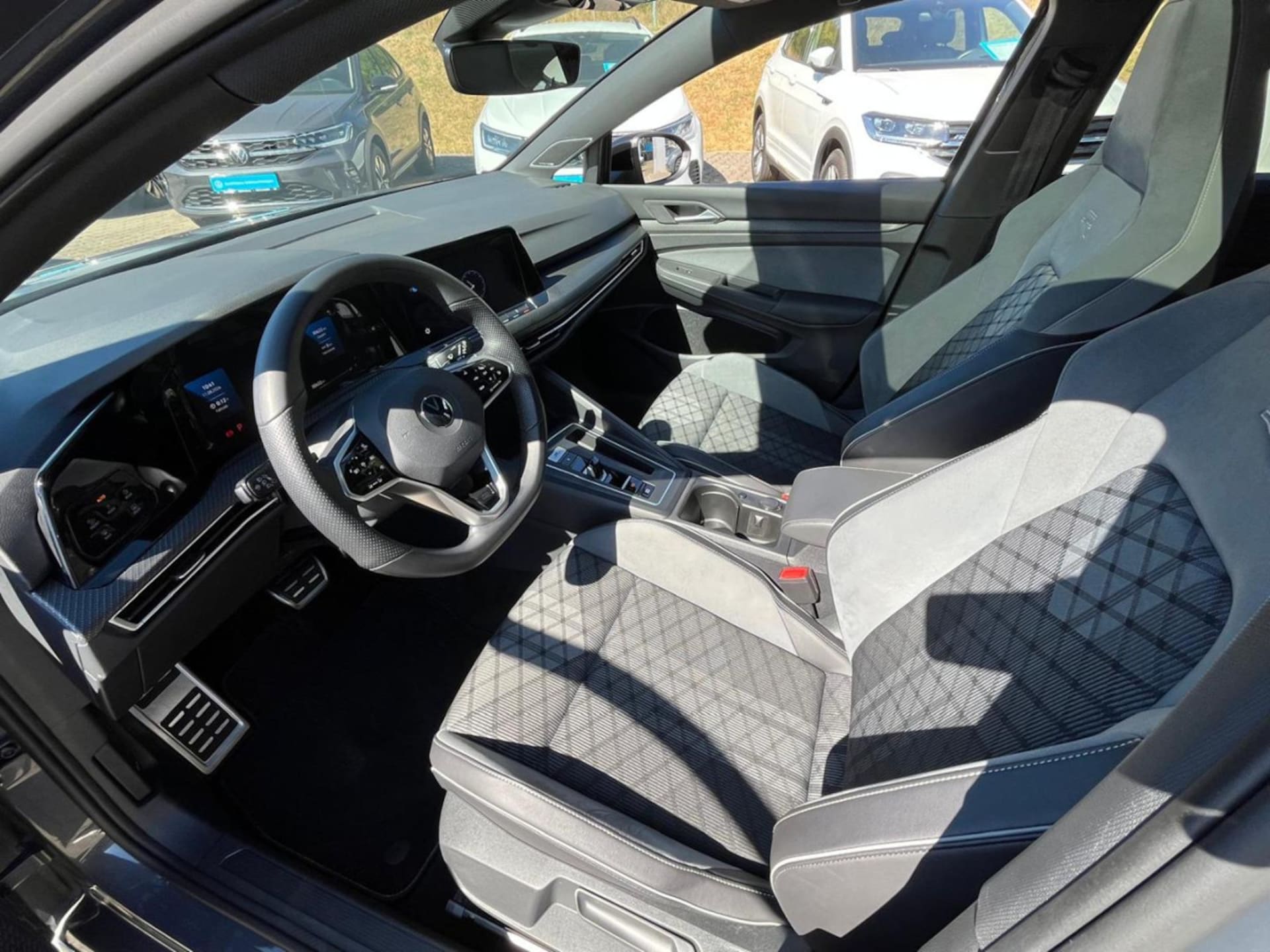 Volkswagen Golf R-Line