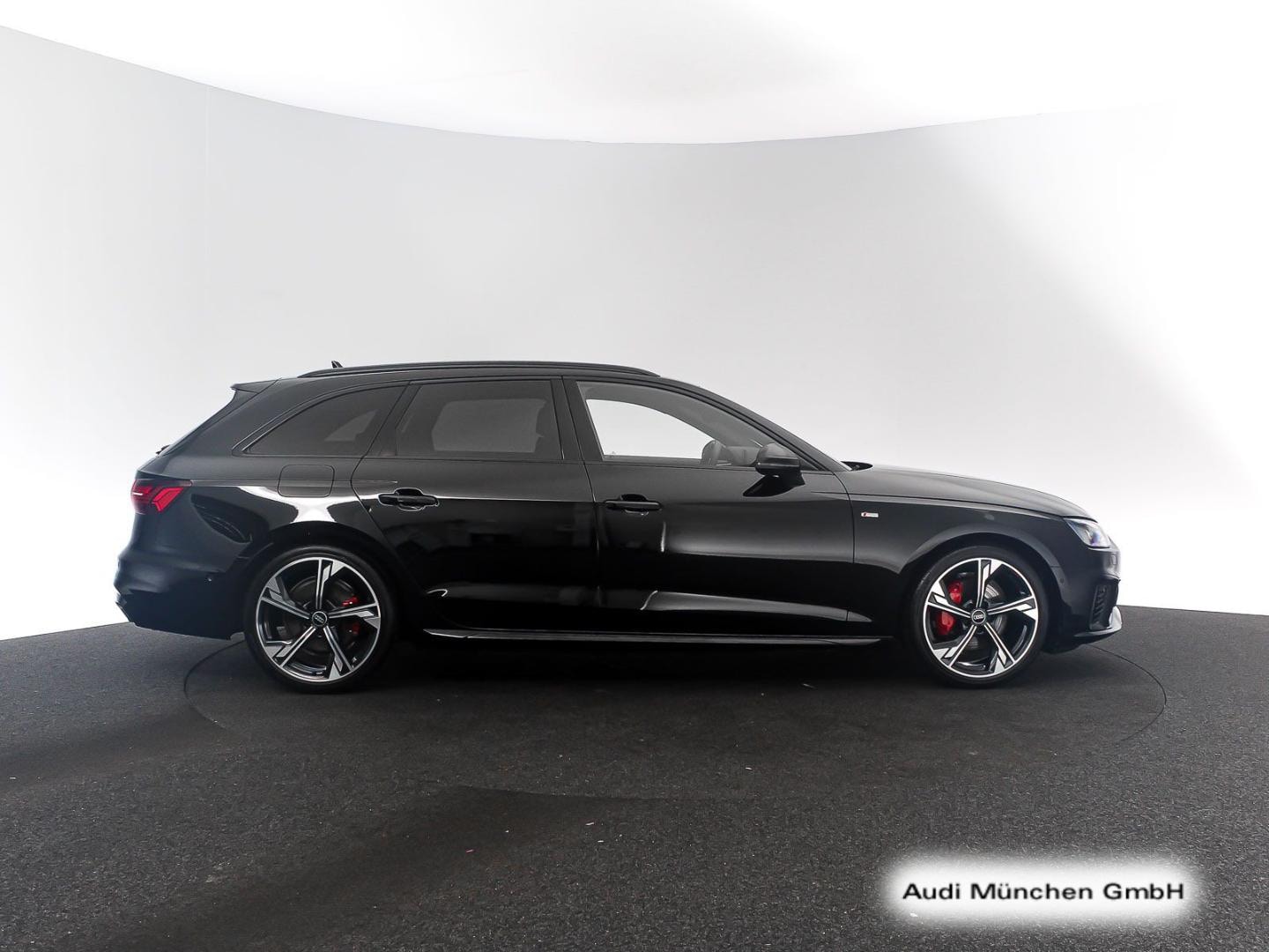 Bild über Audi A4 Avant S line 40 TFSI S tronic - für weitere Informationen kontaktieren Sie den Audi Partner