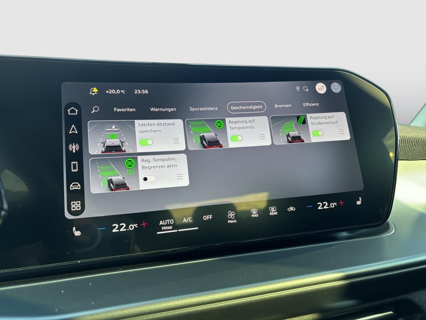 Bild über Audi Q3 SUV TFSI 110 kW S tronic - für weitere Informationen kontaktieren Sie den Audi Partner