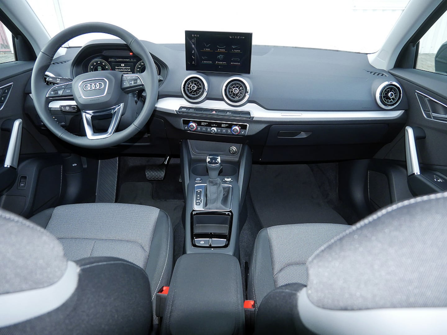 Bild über Audi Q2 S line 35 TFSI S tronic - für weitere Informationen kontaktieren Sie den Audi Partner
