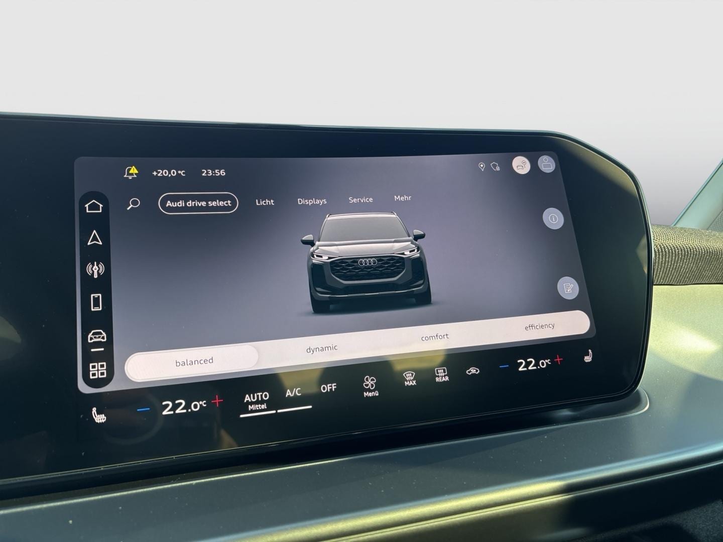 Bild über Audi Q3 SUV TFSI 110 kW S tronic - für weitere Informationen kontaktieren Sie den Audi Partner
