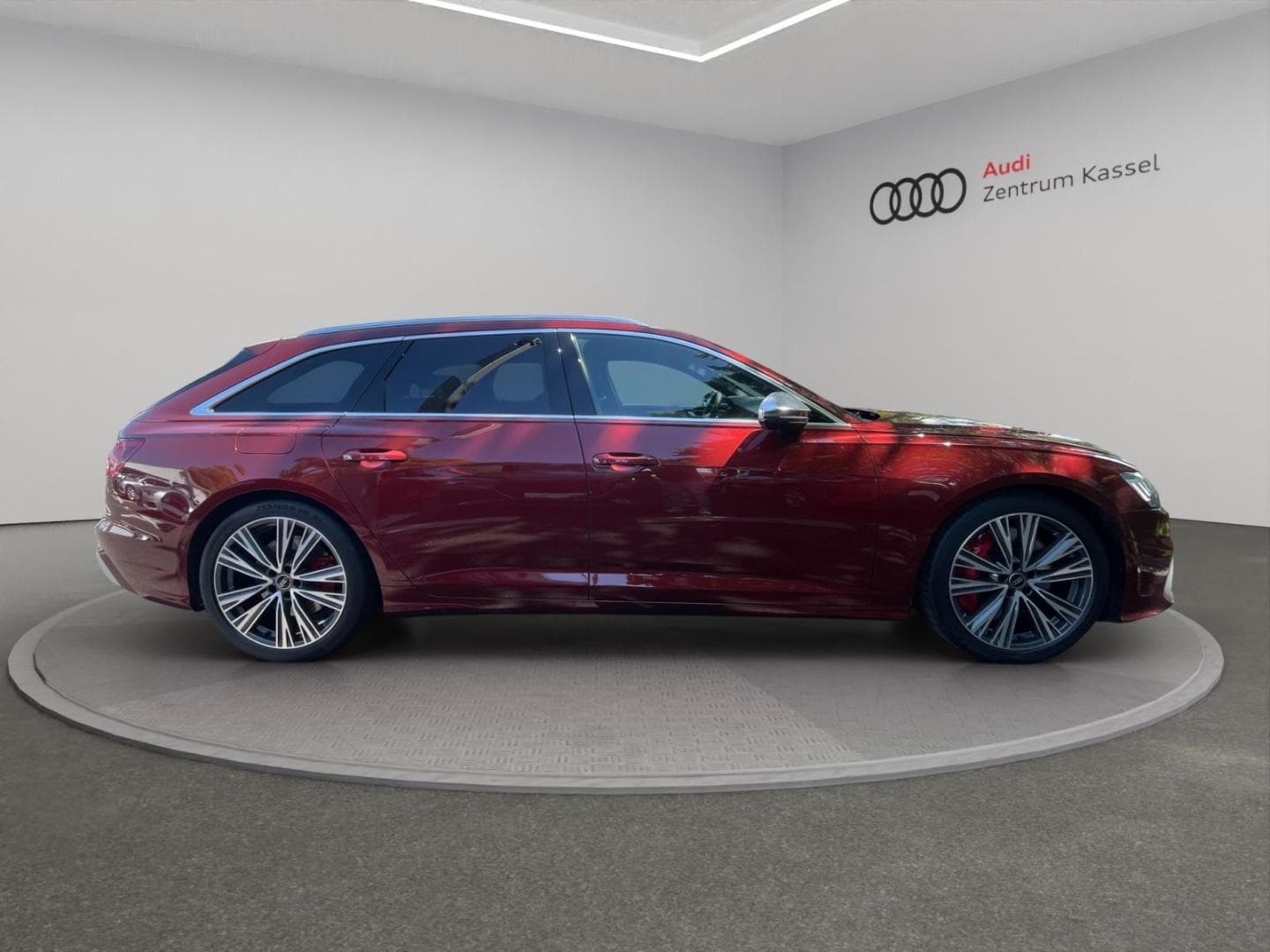 Bild über Audi S6 Avant TDI quattro tiptronic - für weitere Informationen kontaktieren Sie den Audi Partner
