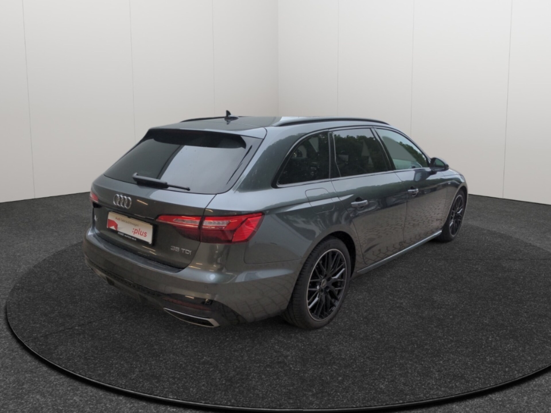 Audi A4 Avant S line