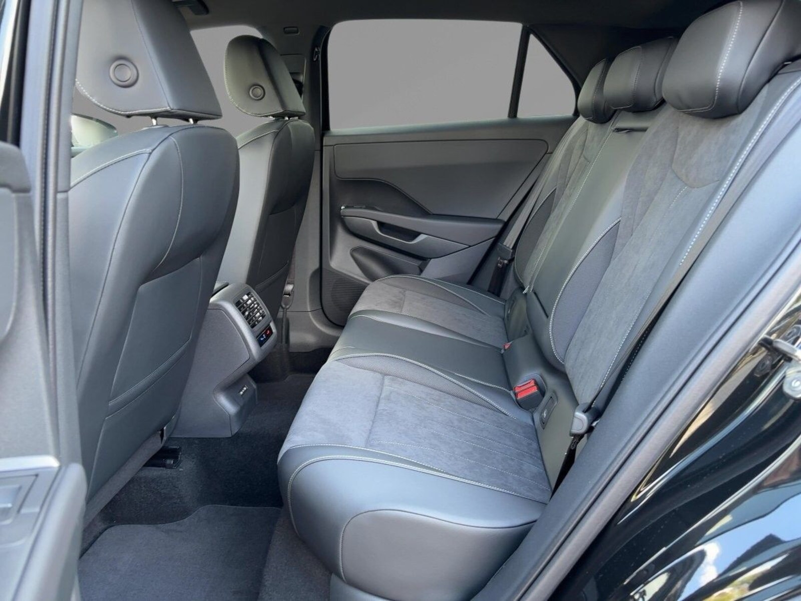 Volkswagen T-Roc – Bild 8