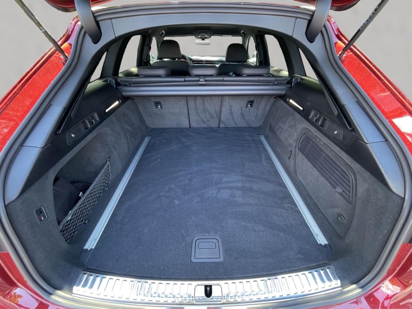 Bild über Audi S6 Avant TDI quattro tiptronic - für weitere Informationen kontaktieren Sie den Audi Partner