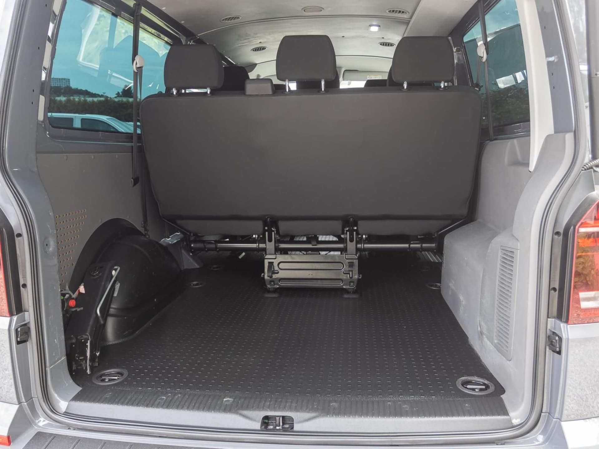 Volkswagen T6.1 Transporter Kombi langer Radstand