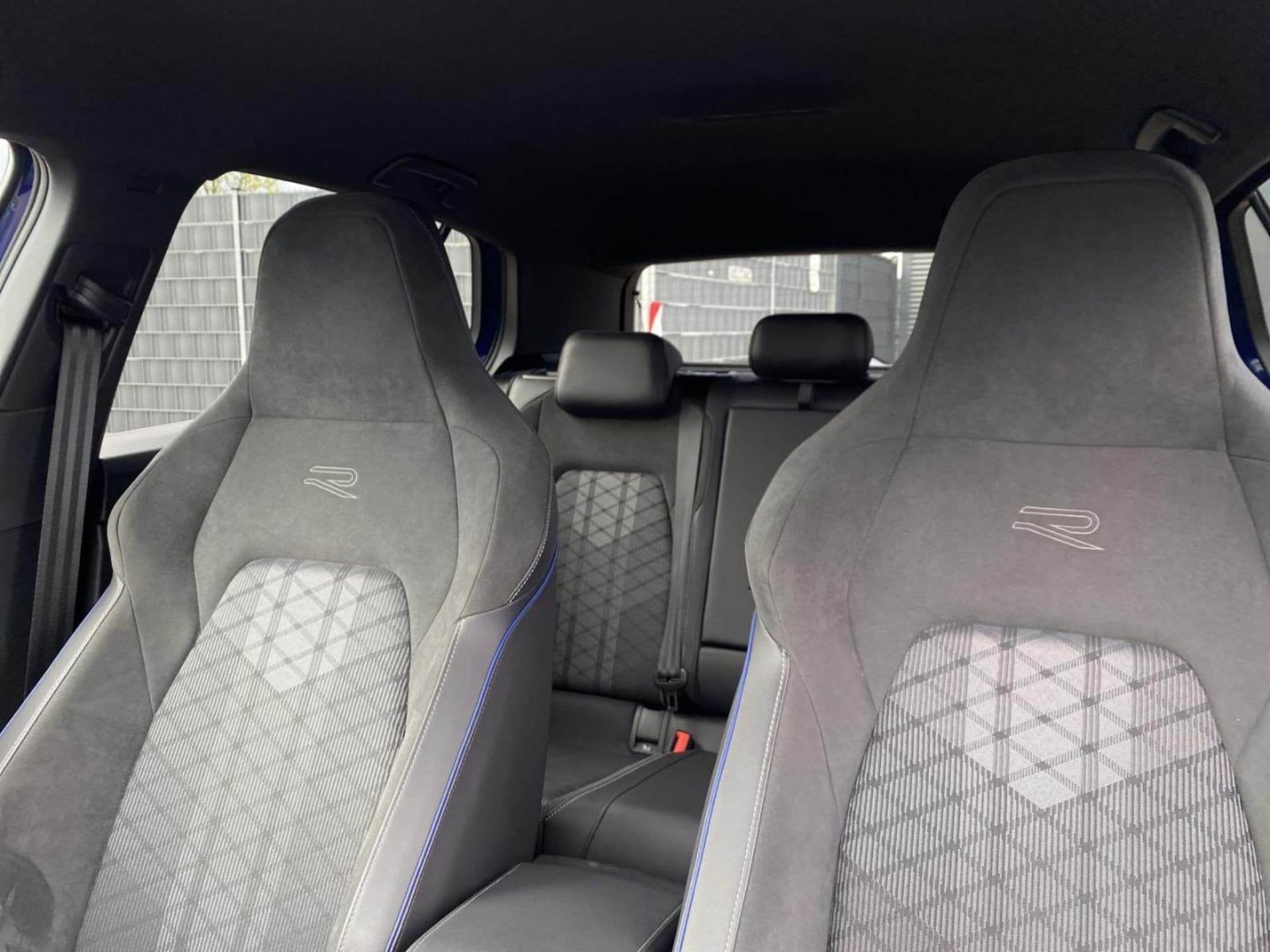 Volkswagen Golf R-Line