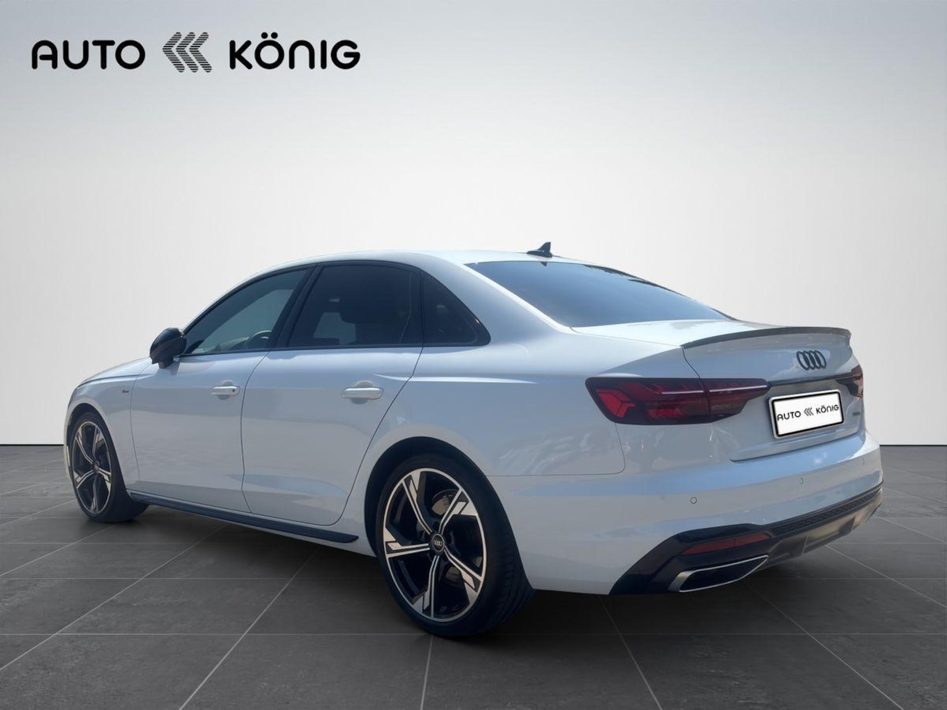 Audi A4 Limousine S line