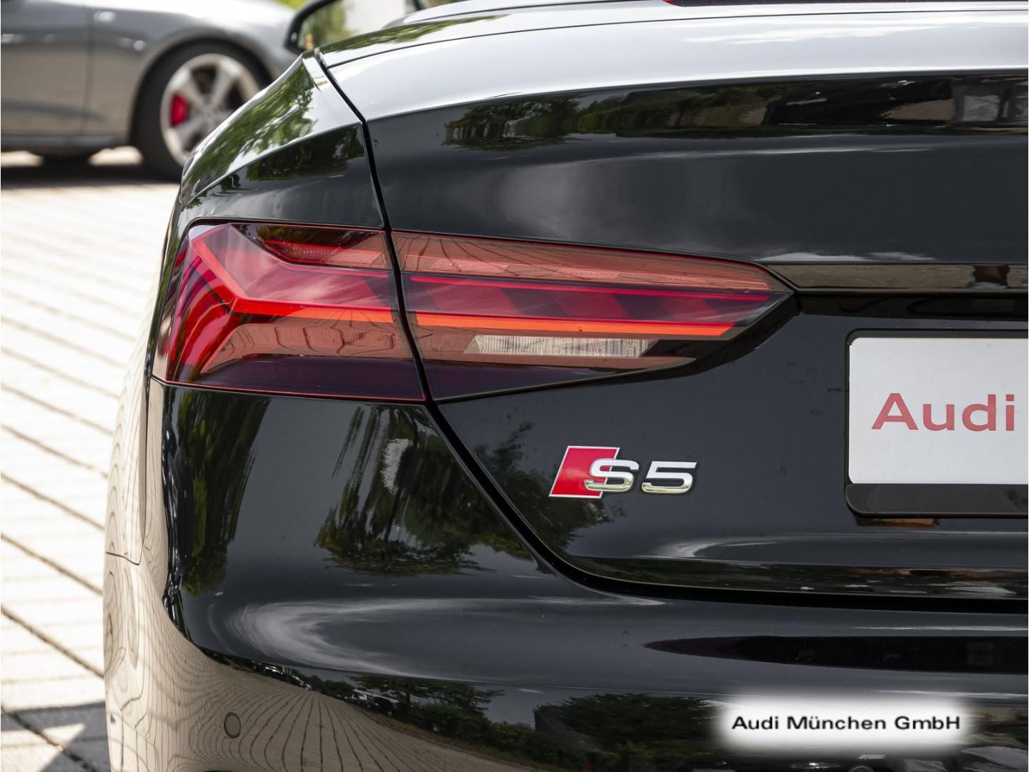 Bild über Audi S5 Cabriolet TFSI quattro tiptronic - für weitere Informationen kontaktieren Sie den Audi Partner