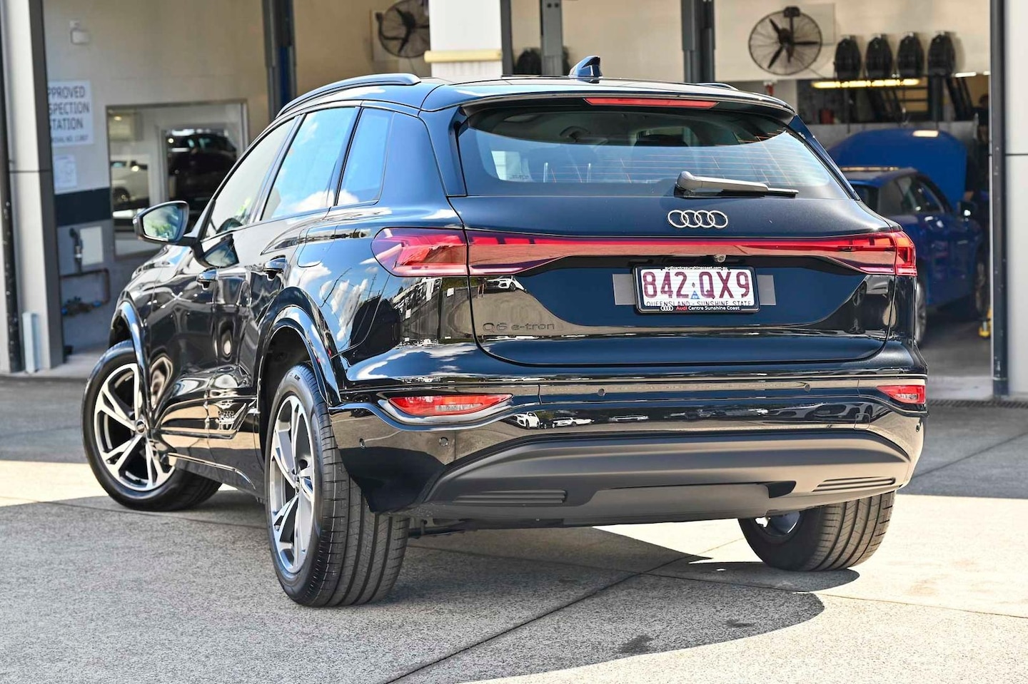 Image about Audi Q6 SUV e-tron e-tron