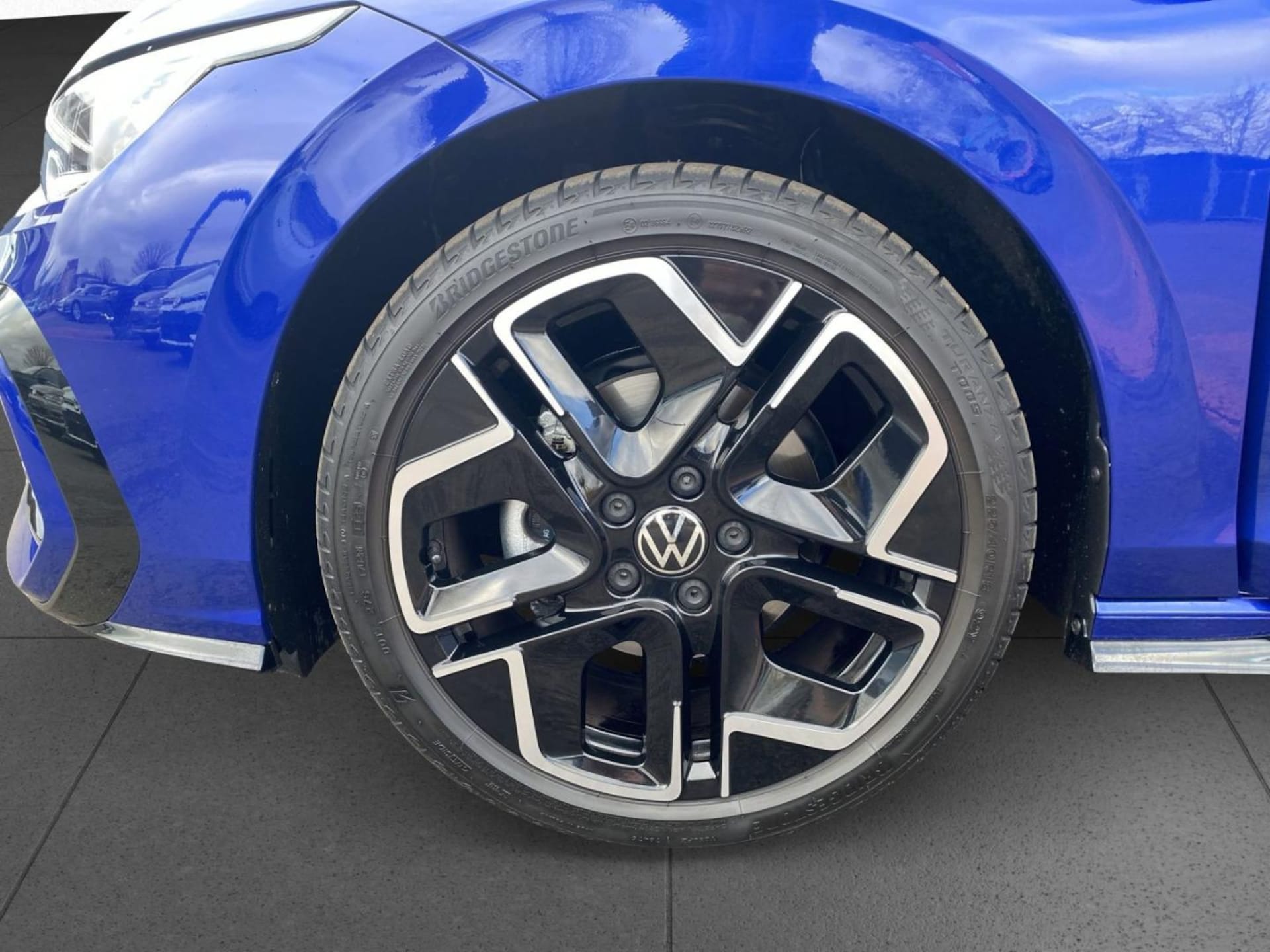 Volkswagen Golf R-Line