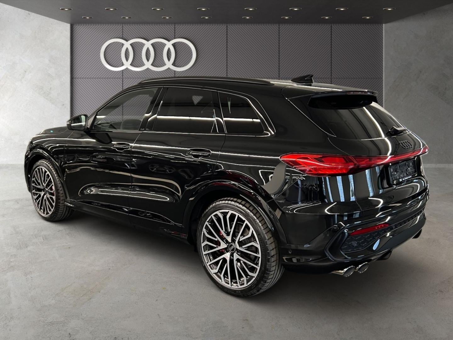 Bild über Audi SQ5 SUV TFSI 270 kW S tronic - für weitere Informationen kontaktieren Sie den Audi Partner