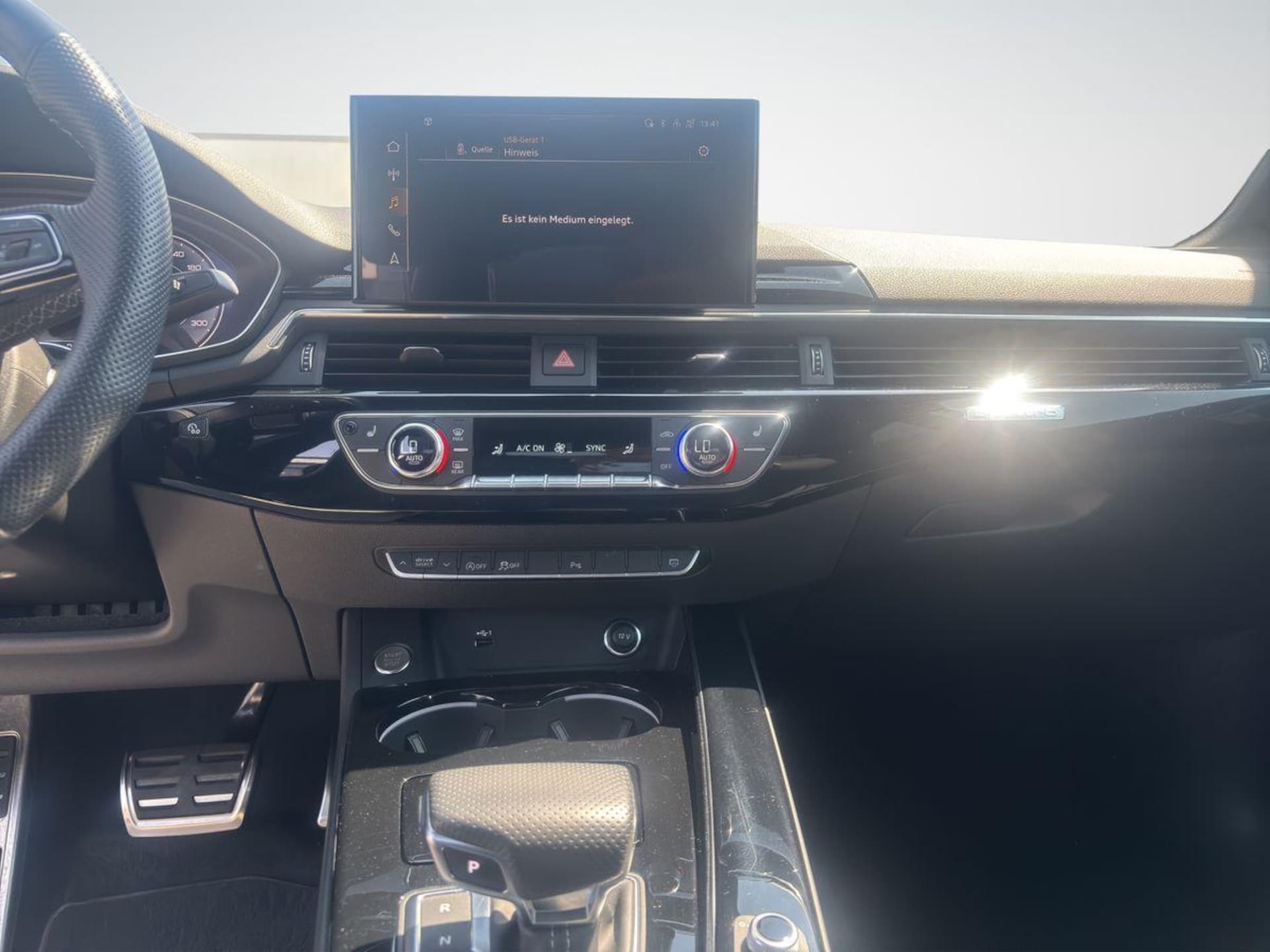 Audi A4 Limousine S line