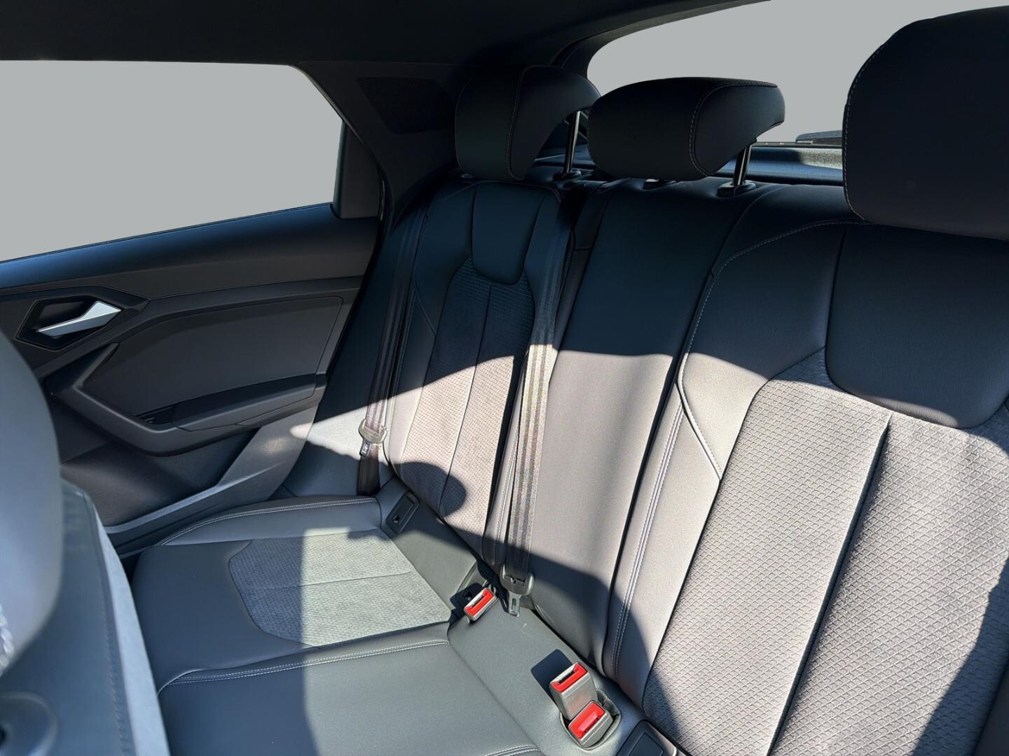 Bild über Audi A1 Sportback 30 TFSI S tronic - für weitere Informationen kontaktieren Sie den Audi Partner