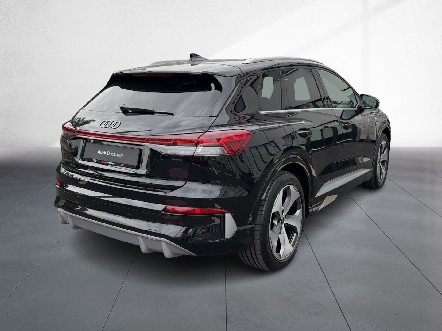 Bild über Audi Q4 SUV e-tron e-tron performance 210 kW - für weitere Informationen kontaktieren Sie den Audi Partner