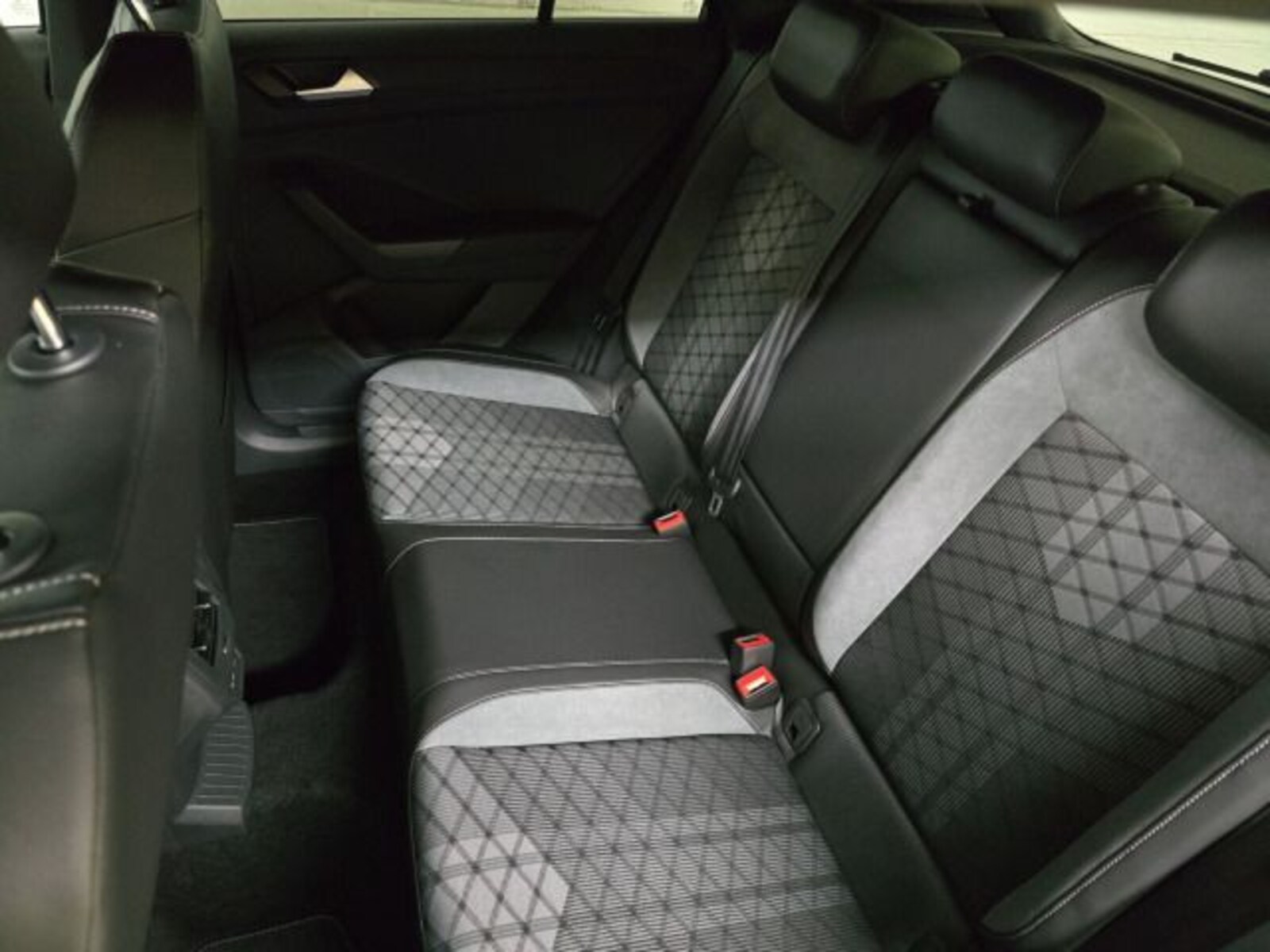 Volkswagen T-Roc – Bild 9
