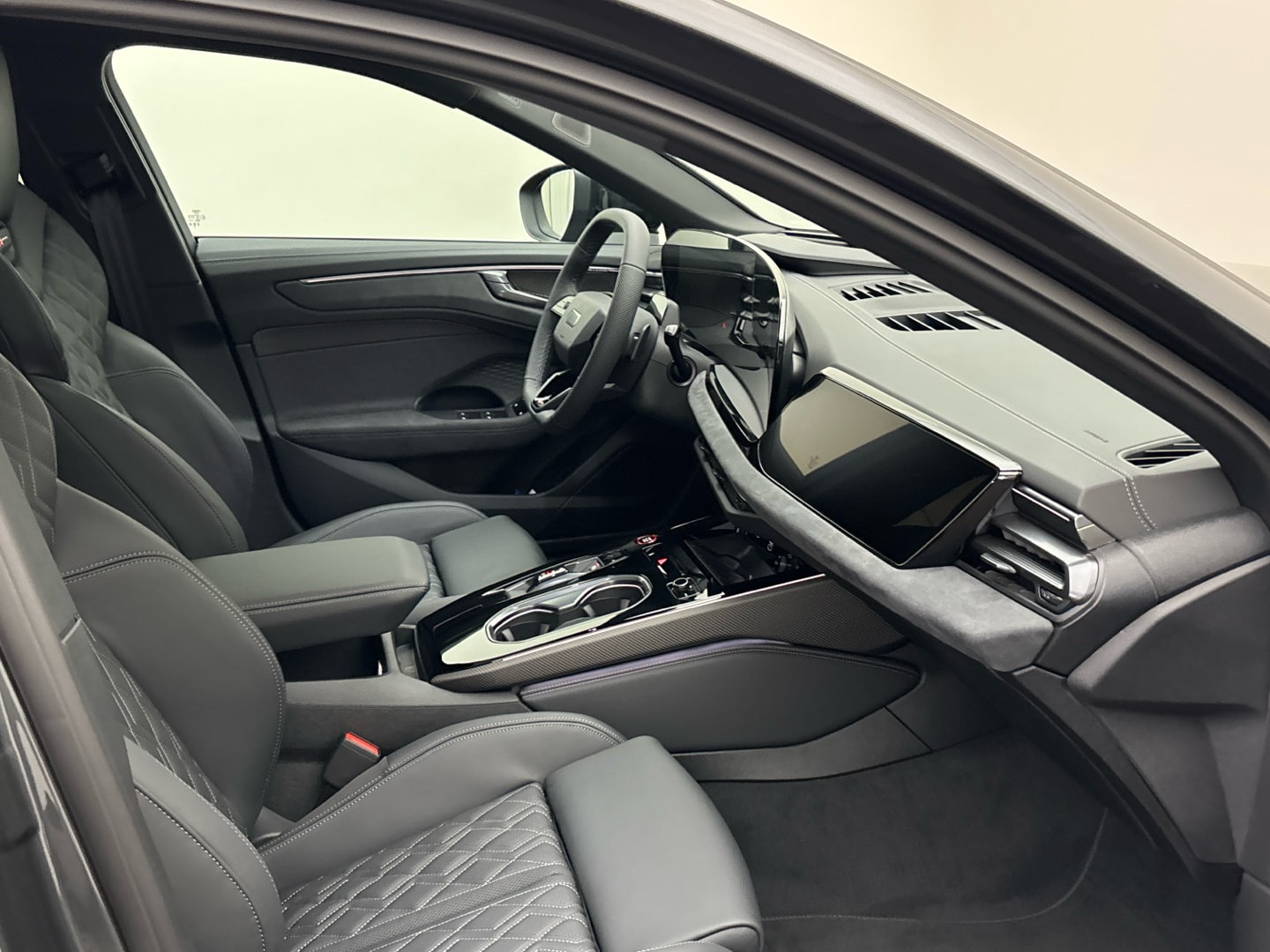 Bild über Audi A6 Avant edition one TDI quattro 220 kW S tronic - für weitere Informationen kontaktieren Sie den Audi Partner