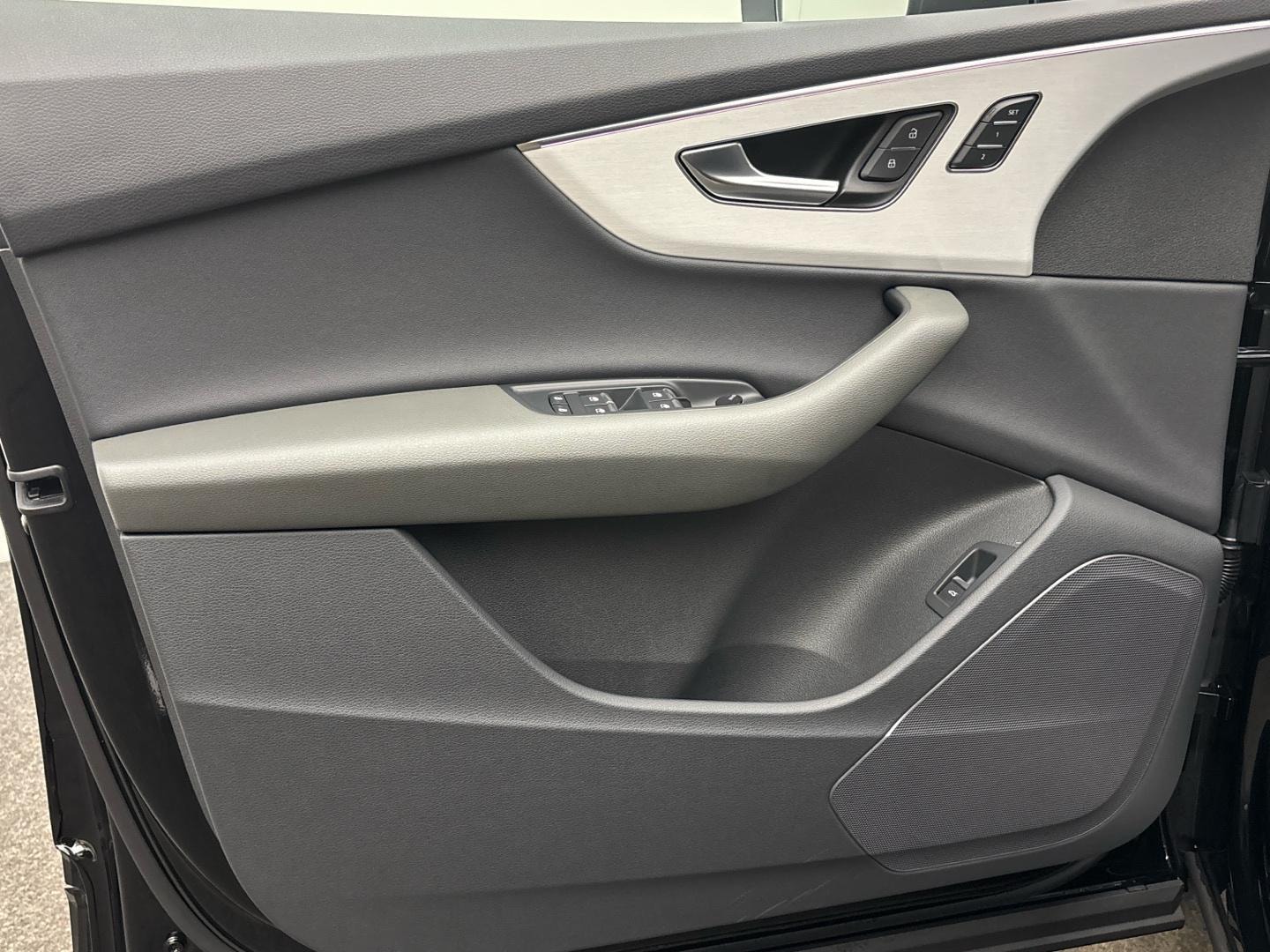 Bild über Audi Q7 SUV S line business TDI quattro 210 kW tiptronic - für weitere Informationen kontaktieren Sie den Audi Partner