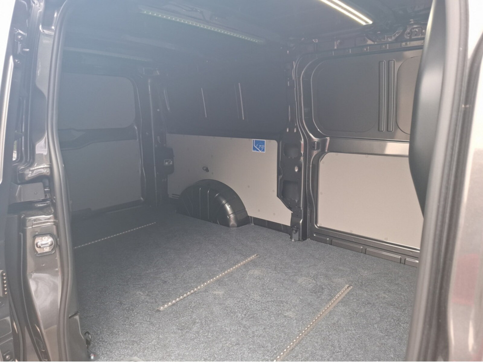 Volkswagen Transporter Kasten langer Radstand – Bild 19