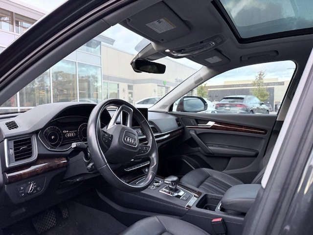 Used 2018 Audi Q5 Premium Plus with VIN WA1BNAFY5J2044282 for sale in Minneapolis, Minnesota